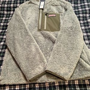 NWT Vineyard Vines Pullover